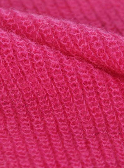 1/28 نانومتر 5 ٪ ألبكة 15 ٪ صوف 28 ٪ أكريليك 52 ٪ نايلون