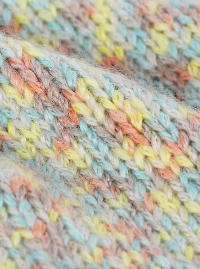 1 / 3.1 نانومتر 18 ٪ أكريليك 56 ٪ صوف مرسيري 26 ٪ بوليستر