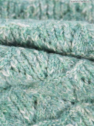 1 / 4NM 38% algodão 34% poliéster reciclado 15% acrílico 8% lã 3% Fio Dourado 2% Elastano