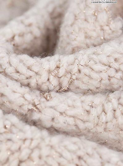 4,2 NM 73% Polyesteri 14% akryyli 10% Kulta hopea silkki 3% elastaani